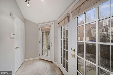 5704 Balsam Grove Ct, Rockville, MD 20852 - photo 3