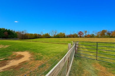 4314 W Hickory Rd, Hickory Corners, MI 49060 - photo 5