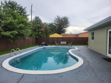 640 SW 68th Terrace, Pembroke Pines, FL 33023 - photo 2