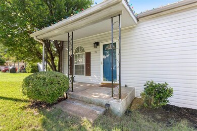 411 W Bullock St, Denison, TX 75020 - photo 2