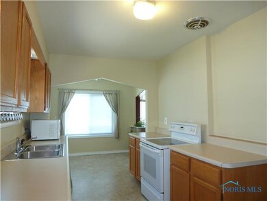 5708 Edgewater Dr, Toledo, OH 43611 - photo 3