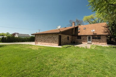 10165 Potter Rd, Des Plaines, IL 60016 - photo 4