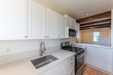 2030 Castillo St unit B, Santa Barbara, CA 93105 - photo 4