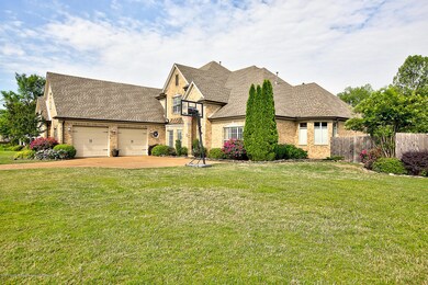 1411 Fountain Gate Dr E, Hernando, MS 38632 - photo 2
