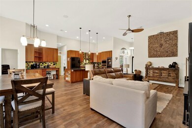 831 Palm Cove Dr, Orlando, FL 32835 - photo 2