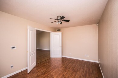 2451 E Fairview St-7