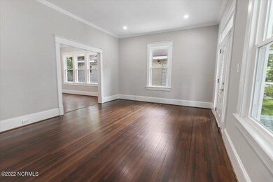 06-1305 E Walnut St-6