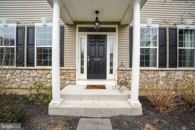 208 Liberty Cir, Coatesville, PA 19320 - photo 3