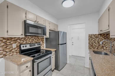 55 Amberly Dr unit G, Manalapan, NJ 07726 - photo 3