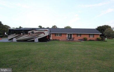 7914 Clearfield Rd, Frederick, MD 21702 - photo 2