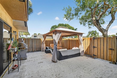 2409 24th Way, West Palm Beach, FL 33407 - photo 4