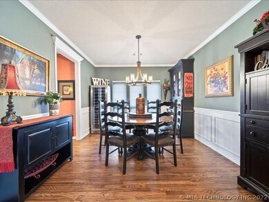 Formal dining room, gorgeous hardwoods.