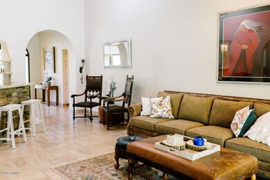 FAMILYROOM