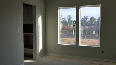 dining room leading to kitchen