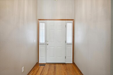 06-918-Hickory-Creek-Dr-WindowStill-14