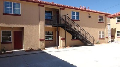 2413 Tremont Ave unit B, El Paso, TX 79930 - photo 2