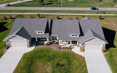 3215 W Bartlett Dr, Fort Wayne, IN 46815 - photo 3