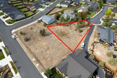 2561 SW 43rd Ct, Redmond, OR 97756 - photo 2