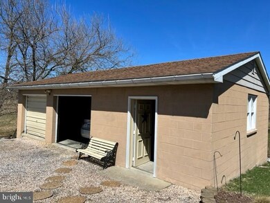 545 Mickey Inn Rd, Chambersburg, PA 17202 - photo 4