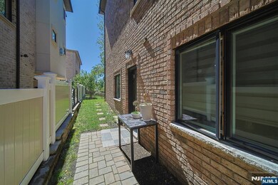 86 W Oakdene Ave unit 1, Palisades Park, NJ 07650 - photo 5