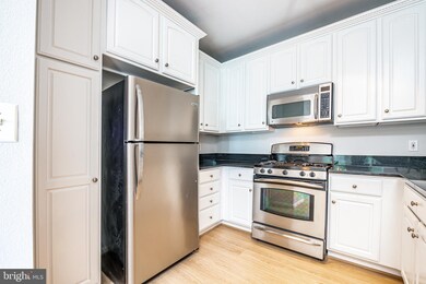 13065 Marcey Creek Rd, Herndon, VA 20171 - photo 7