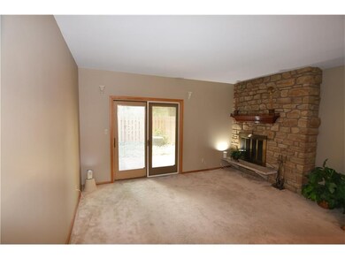3179 Sycamore Dr, Columbus, IN 47203 - photo 2