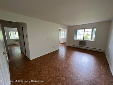 40 Donna Ct unit 2, Staten Island, NY 10314 - photo 2