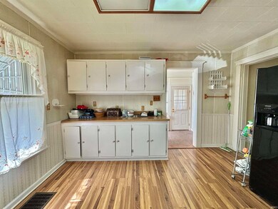 250 7th St NE, Linton, IN 47441 - photo 7