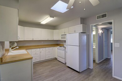 10892 W Santa fe Dr unit 15, Sun City, AZ 85351 - photo 7