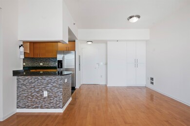 102 Christopher Columbus Dr unit 901, Jersey City, NJ 07302 - photo 3