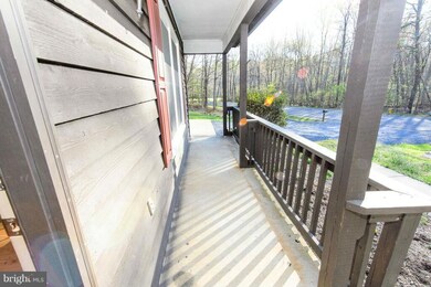 14799 Alps Dr, Woodbridge, VA 22193 - photo 2