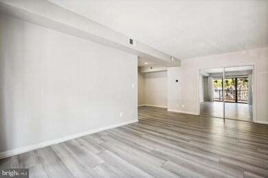 205 Skyhill Rd unit 3, Alexandria, VA 22314 - photo 4