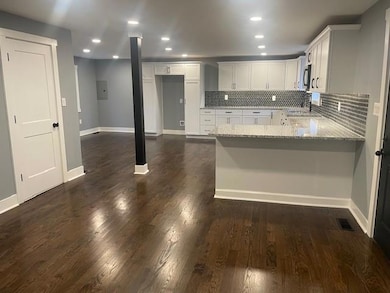 1030 Douglas St, Saint Joseph, MO 64505 - photo 4