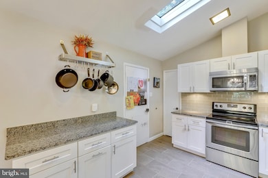 420 Holly Dr, Annapolis, MD 21403 - photo 6