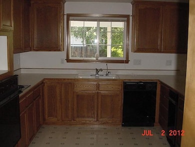 910 Amanda Way, Central Point, OR 97502 - photo 5