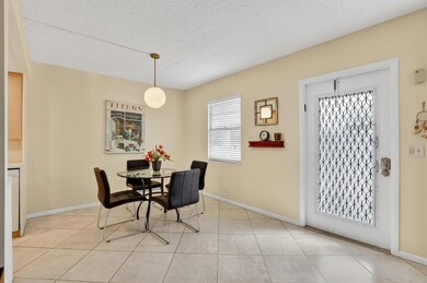 3067 Exeter D unit 3067, Boca Raton, FL 33434 - photo 4