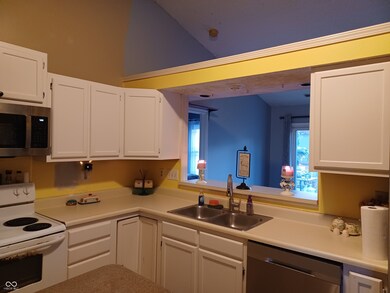 3348 Kristen Ct, Indianapolis, IN 46235 - photo 6