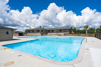 Olde Pointe Pool