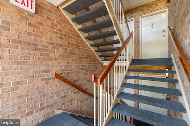 18802 Walkers Choice Rd unit 4, Montgomery Village, MD 20886 - photo 5