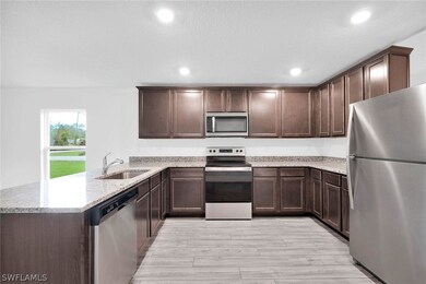 161 Yager Cir, Fort Myers, FL 33913 - photo 4