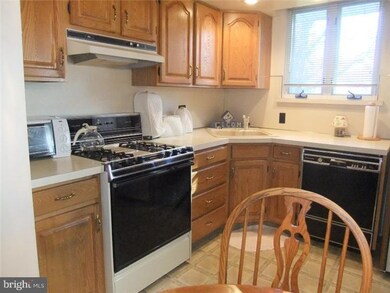 413 Melvin Dr, Brookhaven, PA 19015 - photo 7