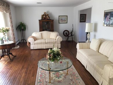 5560 Nina Cir, Coopersburg, PA 18036 - photo 3