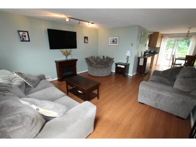 13 Fieldstone Dr, Londonderry, NH 03053 - photo 2