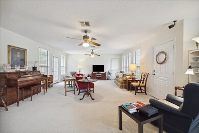 1543 Hewitt Dr, Houston, TX 77018 - photo 2