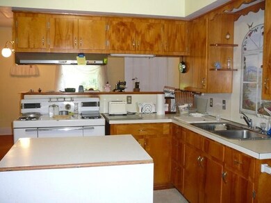 133 East St, Potosi, WI 53820 - photo 4