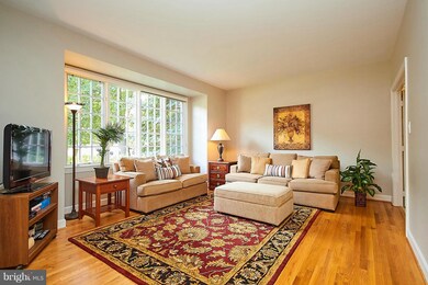 11317 Bright Pond Ln, Reston, VA 20194 - photo 3