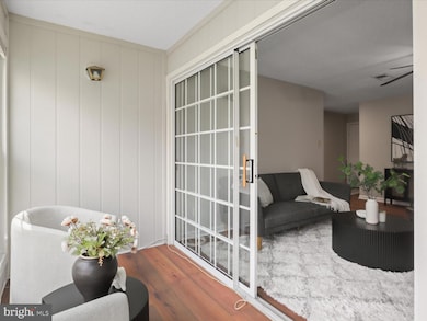 12105 Green Leaf Ct unit 201, Fairfax, VA 22033 - photo 6