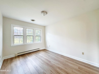 302 Dean St, Williamsburg, PA 16693 - photo 6