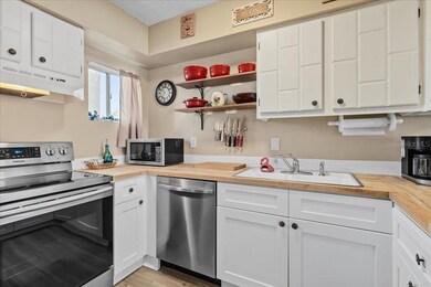 22375 Edgewater Dr unit 120, Punta Gorda, FL 33980 - photo 7