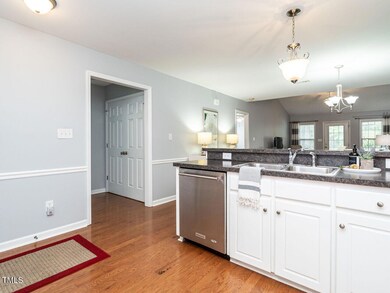 006-1280x960-kitchen